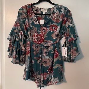 Jessica Simpson floral maternity shirt